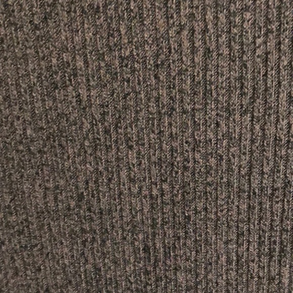 Shoulder Slit Crop Top - Picture 2 of 3